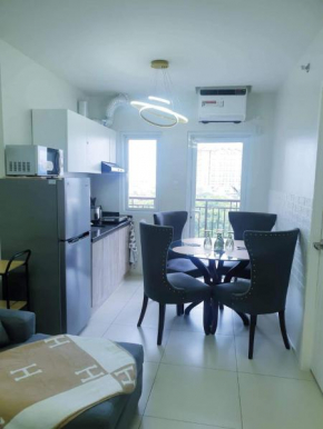 Elegant Fully furnished condo rental 1 Bedroom with 2 extra bed foam mattress